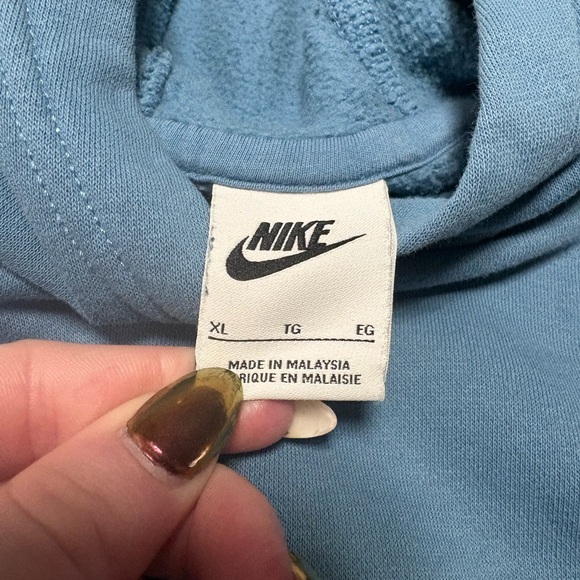 Nike Sky Blue Pullover - Picture 3 of 4